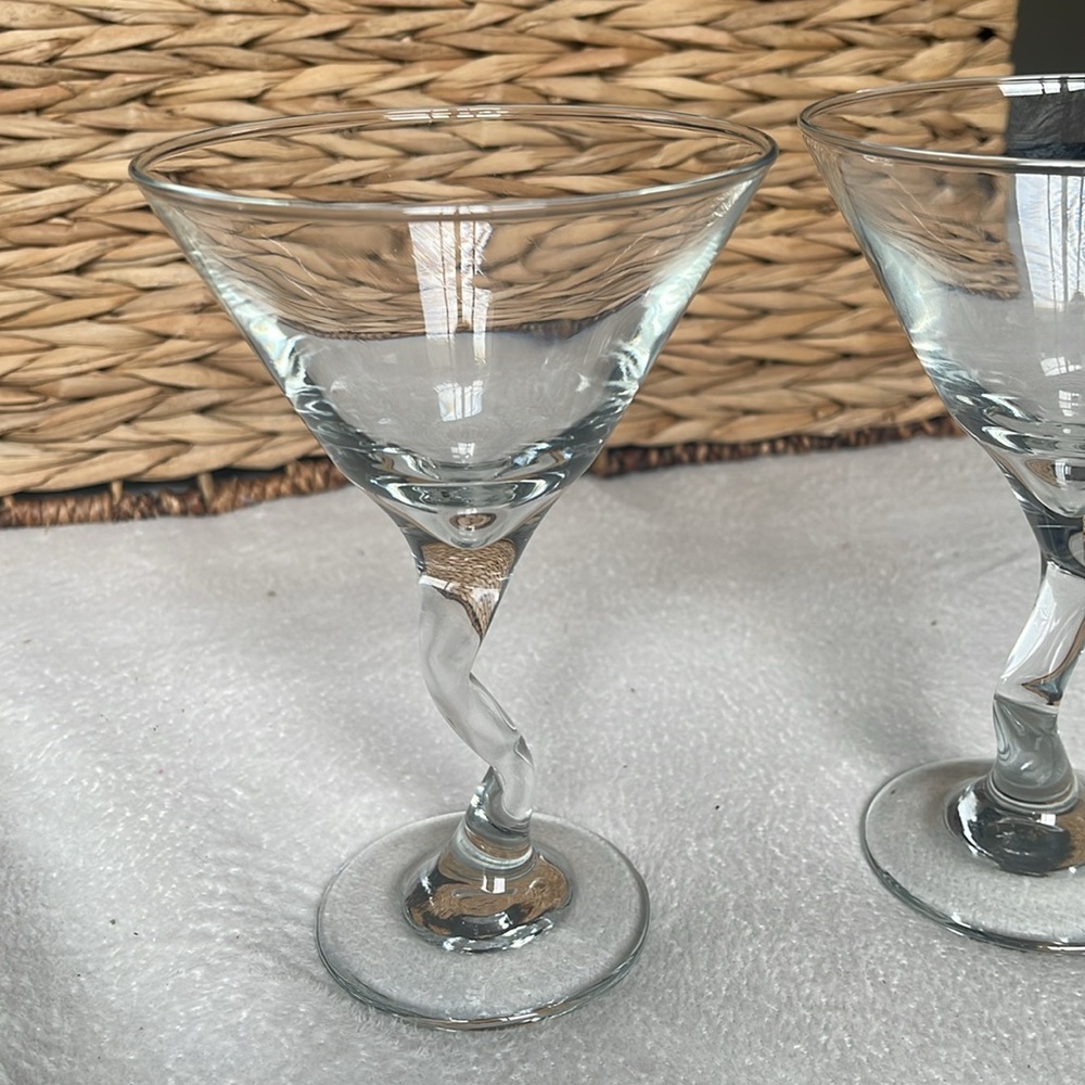 Libbey Set of 2 Glass Z Stemware Wine Martini 8 oz Glasses With Zig Zag Stem - Picture 4 of 9